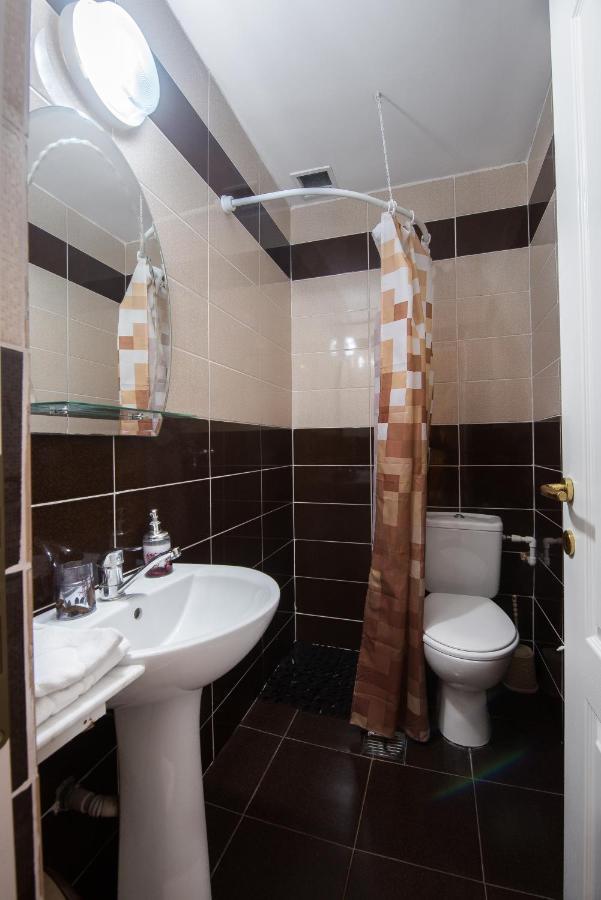 Отель Casa 4 Odai Дуэзечи-ши-Трей Аугуст Экстерьер фото